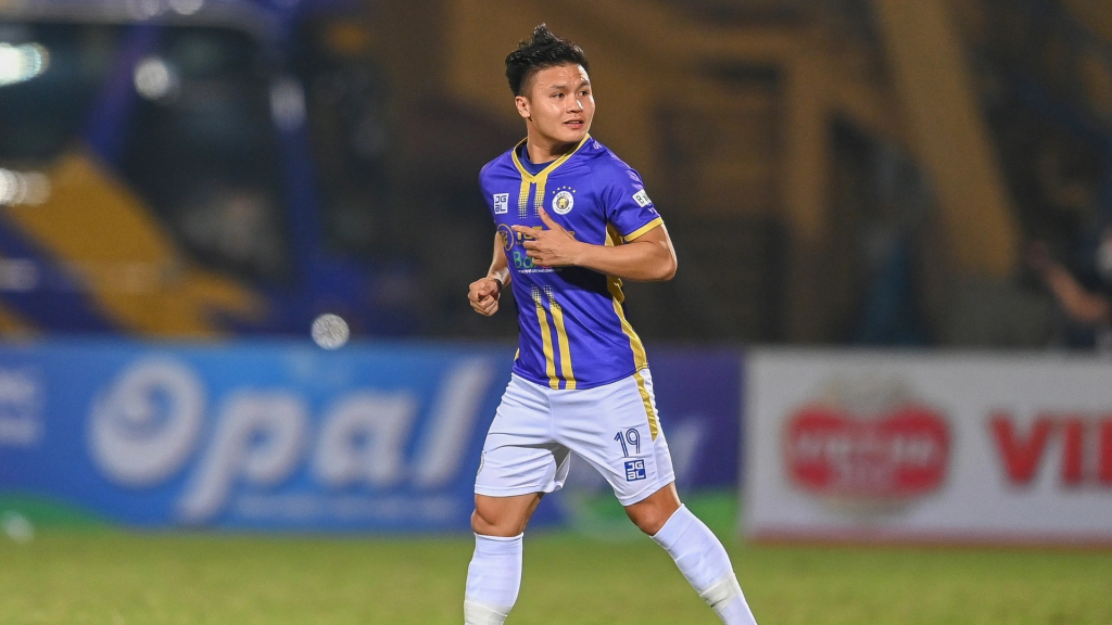 NÓNG: Tiết lộ số áo của Quang Hải ở đội bóng nước ngoài