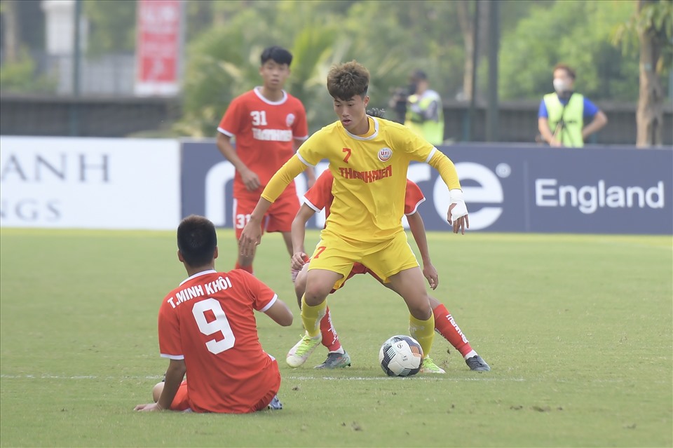 Hà Nội FC vô địch U19 Quốc gia nhờ siêu phẩm từ giữa sân trước Viettel