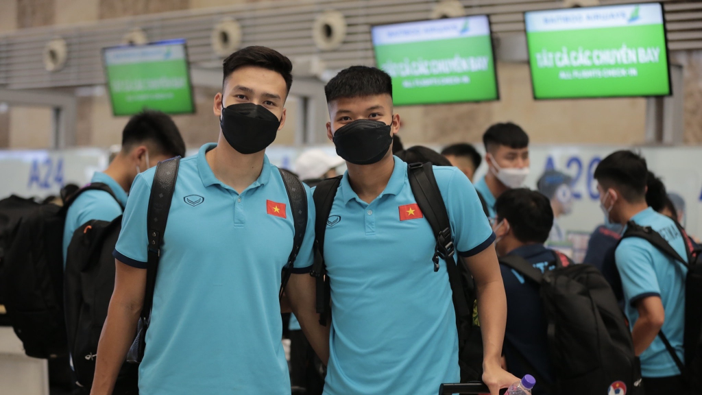 ẢNH: U23 Việt Nam lên đường tới UAE tập huấn sau chức vô địch SEA Games