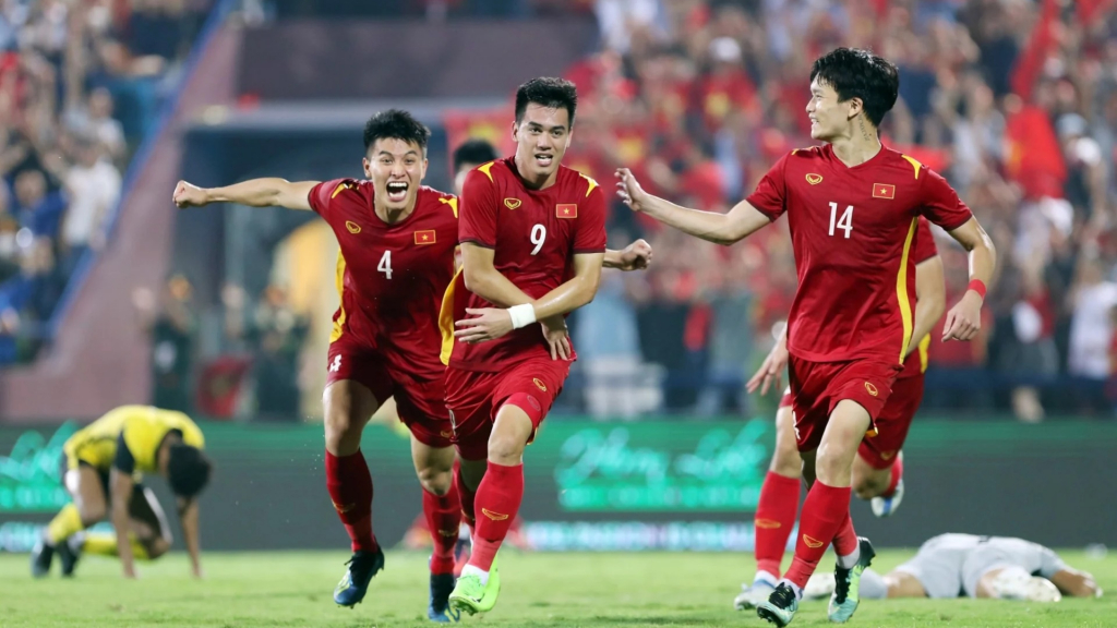 'Cháy' tour ra Hà Nội kết hợp xem chung kết SEA Games 'trong một nốt nhạc'