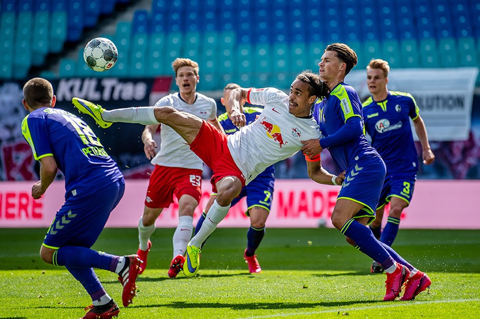 Kết quả vòng 26 Bundesliga: Dortmund tưng bừng, Leipzig “chết hụt”