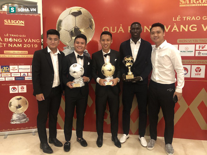 Hà Nội FC lập kỷ lục bóng đá Việt Nam sau lễ trao giải QBV 
